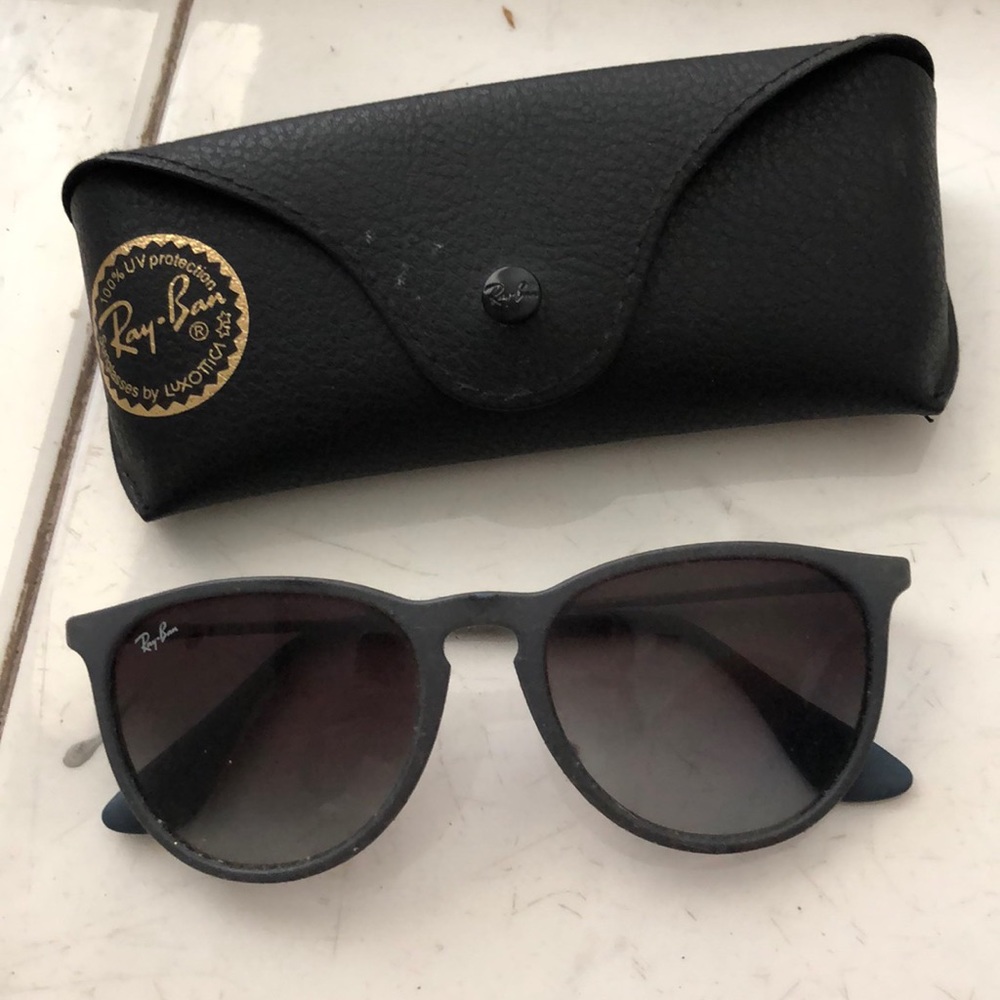 Ray Bans Sunglasses with Case
